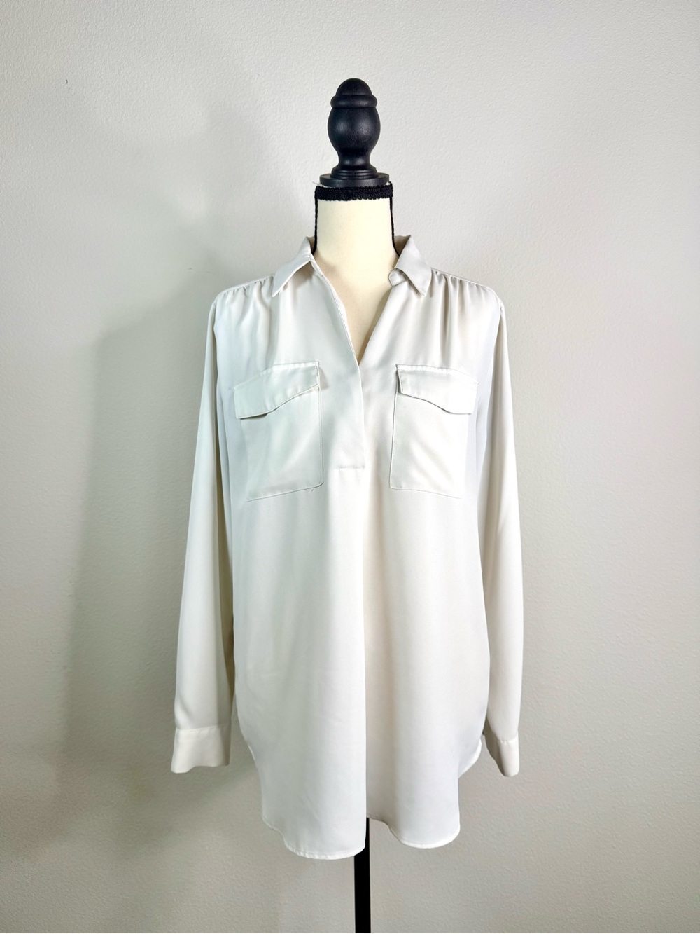 Ann Taylor Ivory Long-Sleeve Collared Dress Shirt